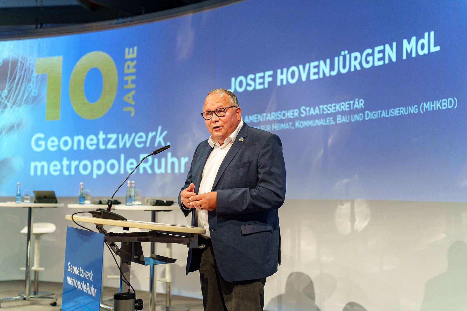Josef Hovenjürgen bei der Begrüßungsrede