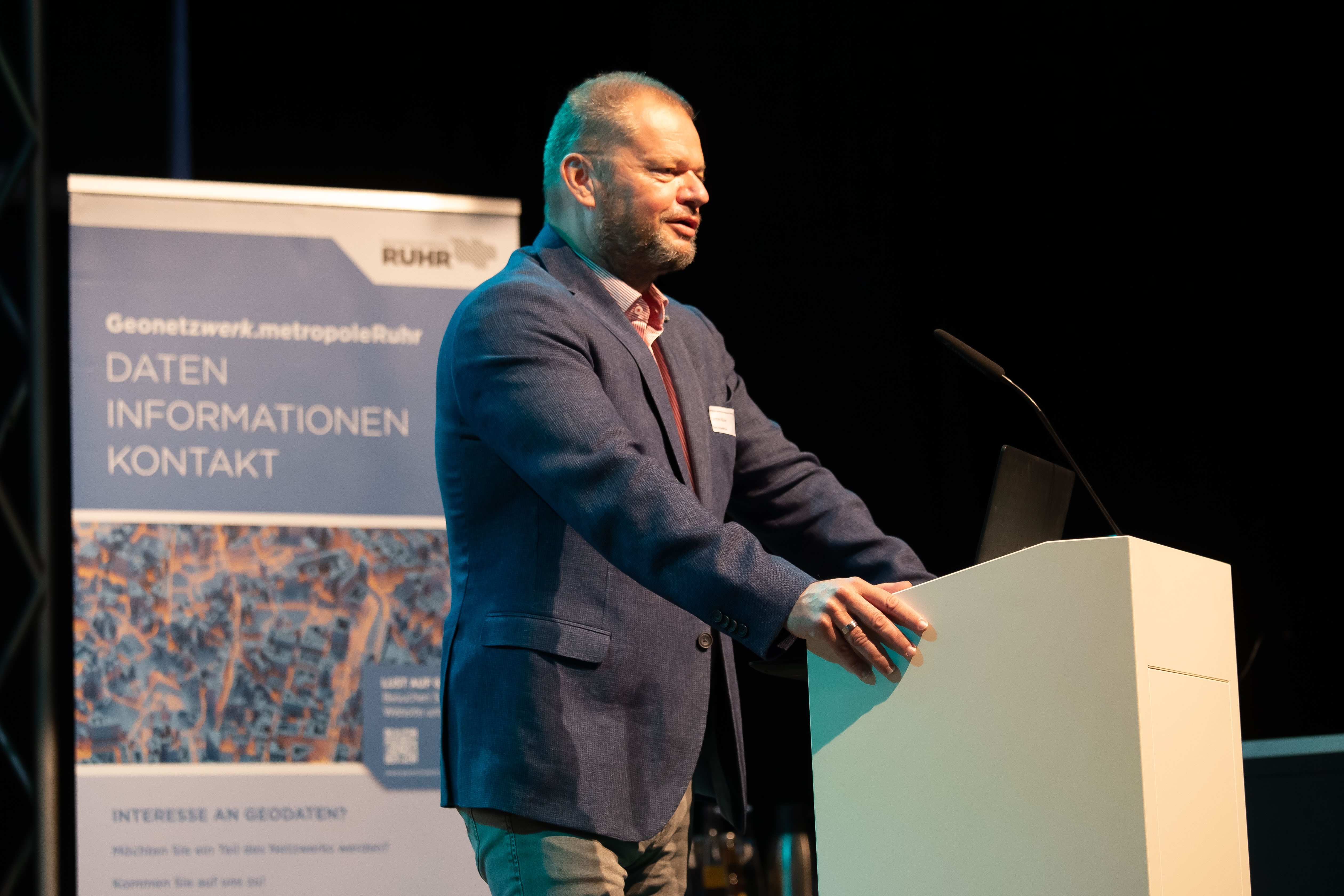 Begrüßung durch Carsten Müller auf der Mitgliederversammlung Geonetzwerk.metropoleRuhr 2021